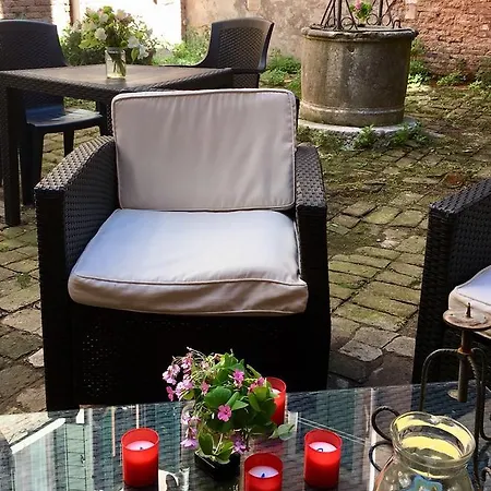 Al Pozzo Con 1 Camera E Giardino Privato